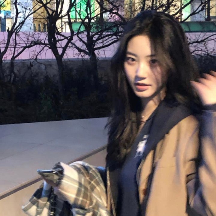 眼里余光都是你